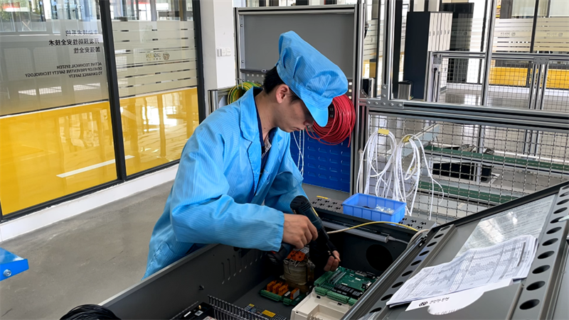 佛山家用曳引式電梯品牌怎么選？辛格林電梯給您分析！