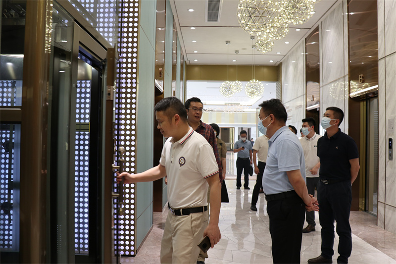 看了六層樓電梯價(jià)格表，業(yè)主馬上決定選擇辛格林電梯！
